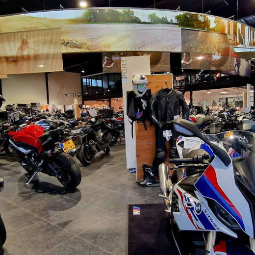 BMW motor occasions in Gelderland – showroom met gebruikte motoren voor Elst en Apeldoorn BMW motoren showroom met tweedehands modellen in Gelderland – ruime selectie occasions, sportieve en toermodellen zichtbaar, ideaal voor klanten in Gelderland en omliggende provincies in Nederland.